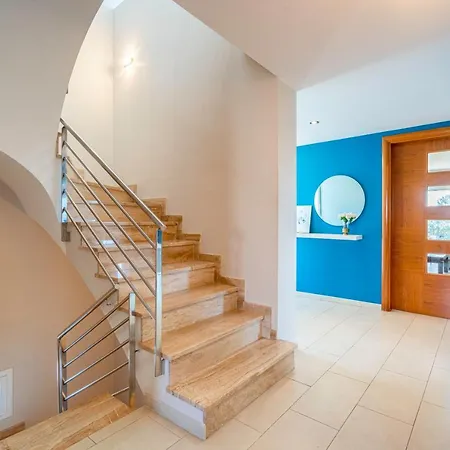 別荘 Casa Familiar Con Piscina