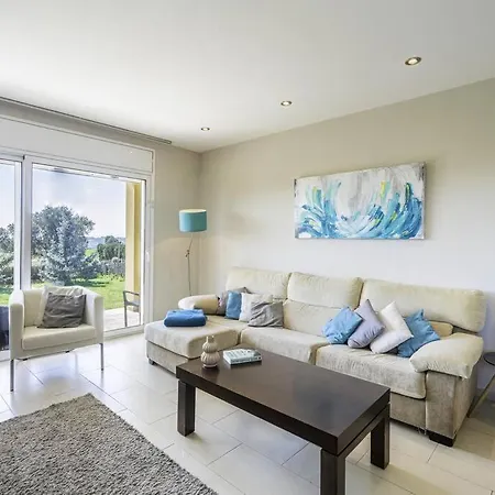 Holiday home Casa Familiar Con Piscina Llica d'Amunt