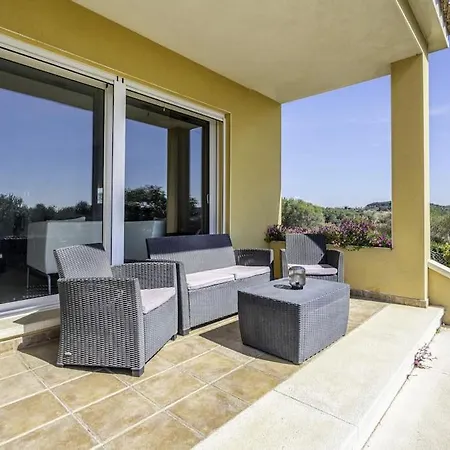 Holiday home Casa Familiar Con Piscina Llica d'Amunt