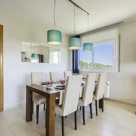 Casa Familiar Con Piscina Holiday home Llica d'Amunt